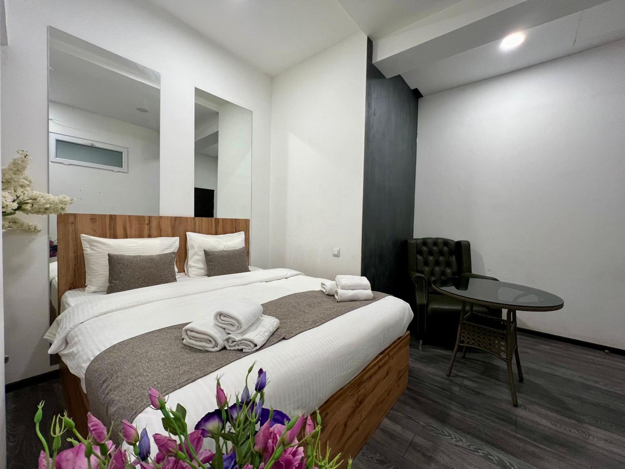 Yvn Tumanyan Apart-Hotel Erywań Zewnętrze zdjęcie